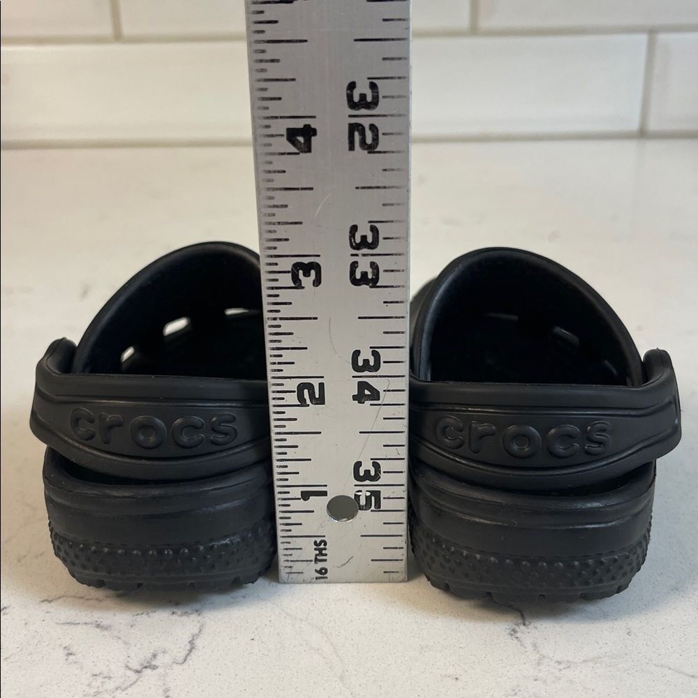 Crocs Toddler Classic Clog 206990 Black Size 4 Worn 2-3 Times - Picture 4 of 17